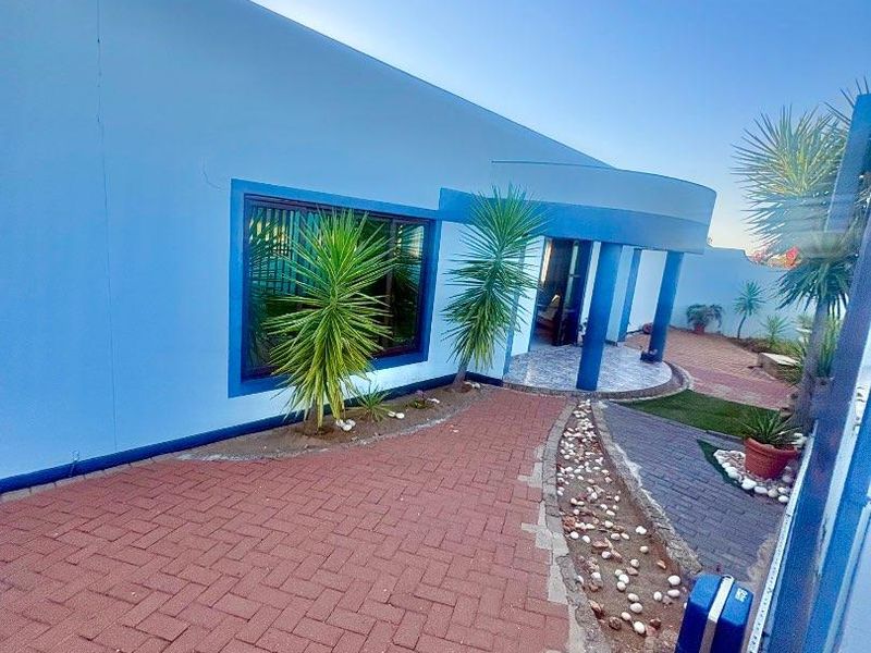 3 Bedrooms House For Sale in Khomasdal - Photo 1