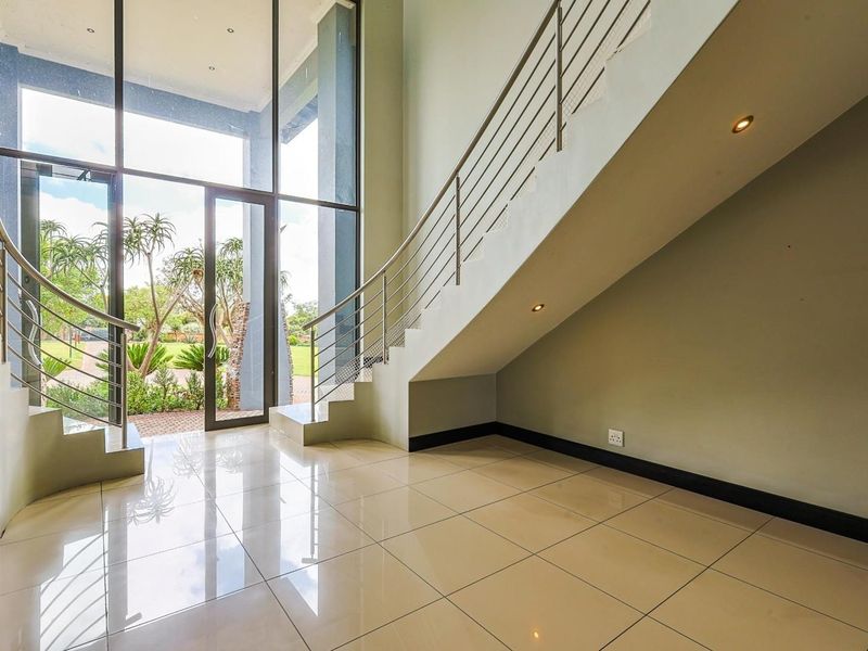 Spacious Family Home For Sale in Mooikloof - Pretoria - Photo 9