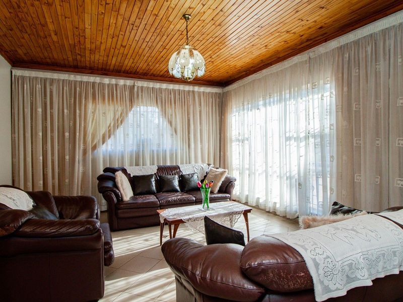 Beautiful Secured Home with Newly Renovated Kitchen - Photo 2