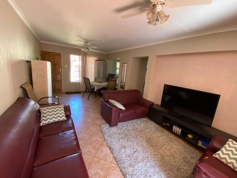 Prestigious & Secure Suburb - Photo 7