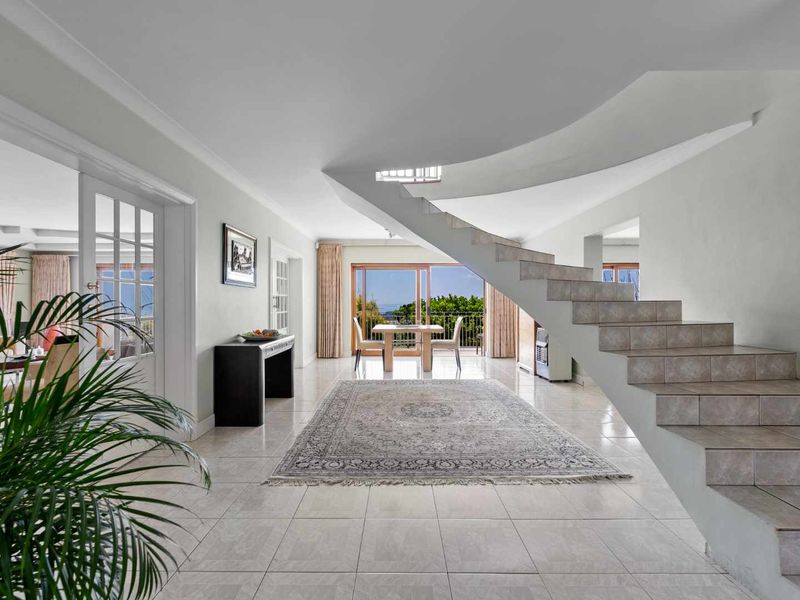 University Estate Most sought after - Photo 3