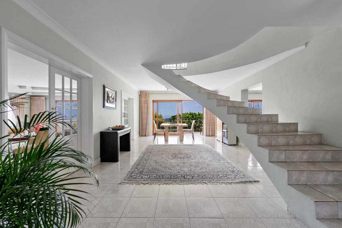 University Estate Most sought after - Photo 3