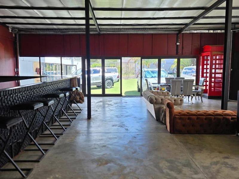 Southern Industrial Warehouse with Entertainment Space - Photo 3