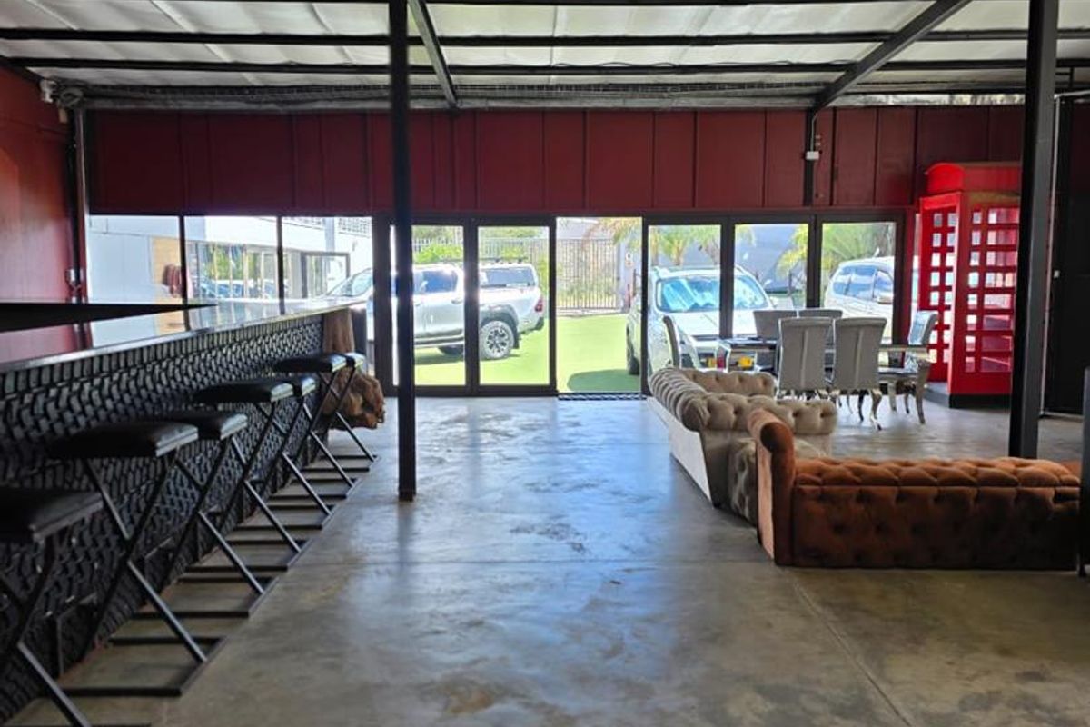 Southern Industrial Warehouse with Entertainment Space - Photo 3