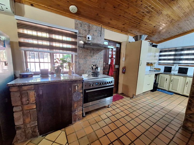 Bushveld Bliss - Spacious 3-Bed House with Modern Comfort - Photo 7