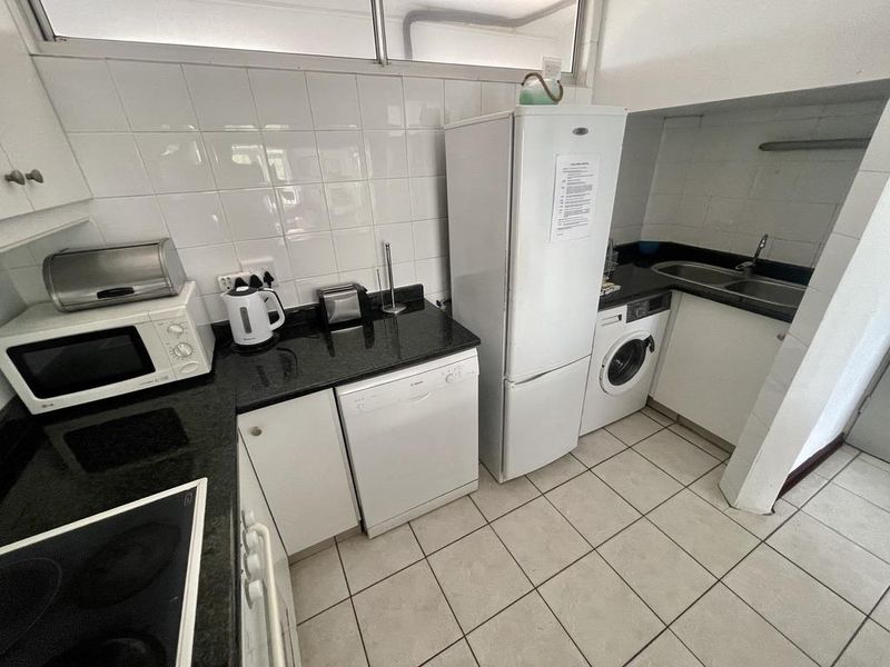 Hendra - Beautiful 3-Bed, 2-Bath Holiday Apartment on Marine Drive, Umhlanga Rocks - Photo 9