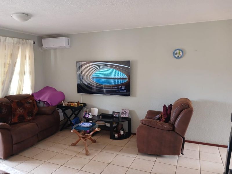 Hot Property ! Meters away from the Beach ! - Photo 5