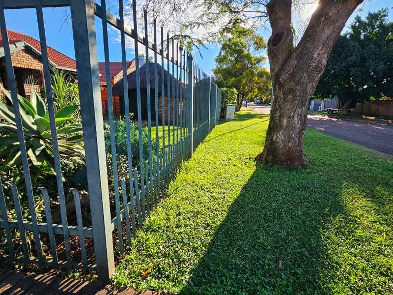 2 bedroom house in theresapark priced to go!!! - Photo 7