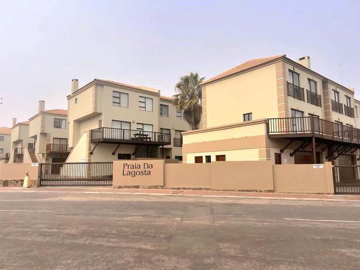 Property #2328742, Townhouse For Sale in Long Beach