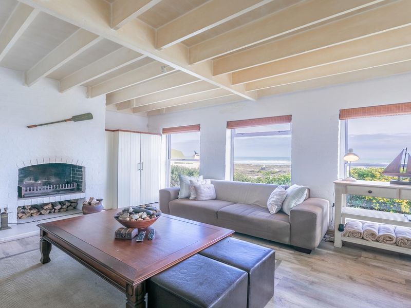 Breathtaking Sea Front Home on double sized erf in Security Estate - Photo 10
