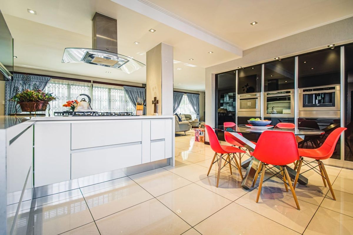 6 Bedroom House for sale in Terenure - Photo 4