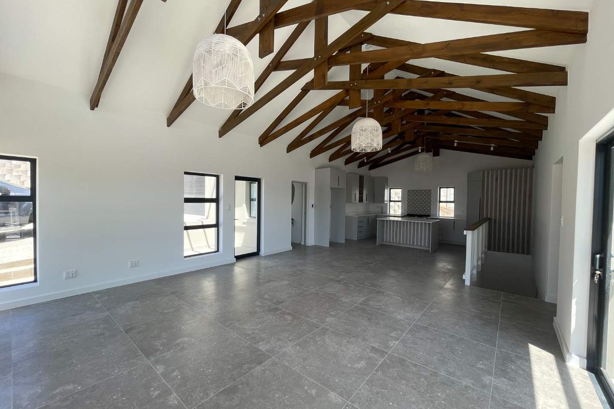 Discover Elegance: Your Dream Home Awaits! - Photo 4