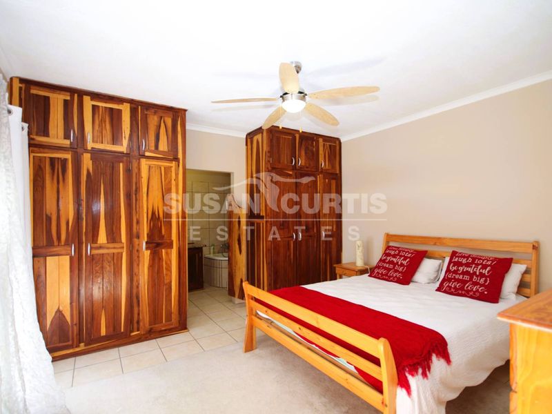 4 Bedroom Townhouse - Photo 2