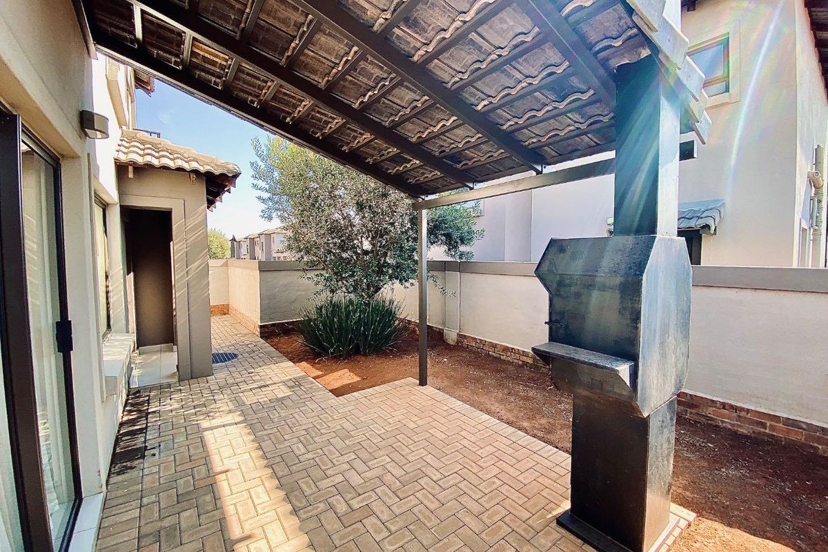 The Perfect Money Can Buy Townhouse - Photo 3