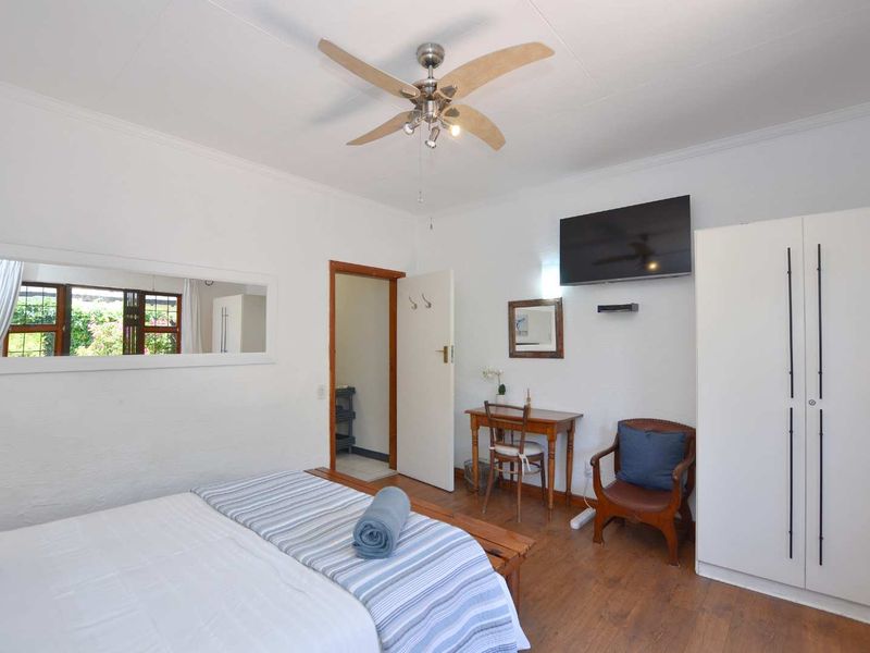 Elegant Seven Bedroom Home - Photo 8