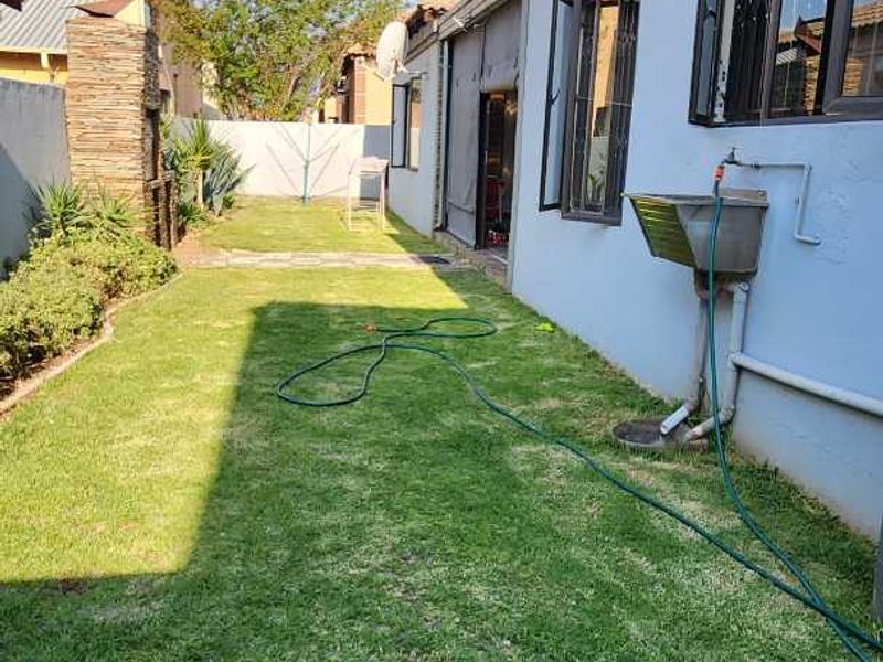 3 Bedroom House For Sale in The Orchards - Photo 7