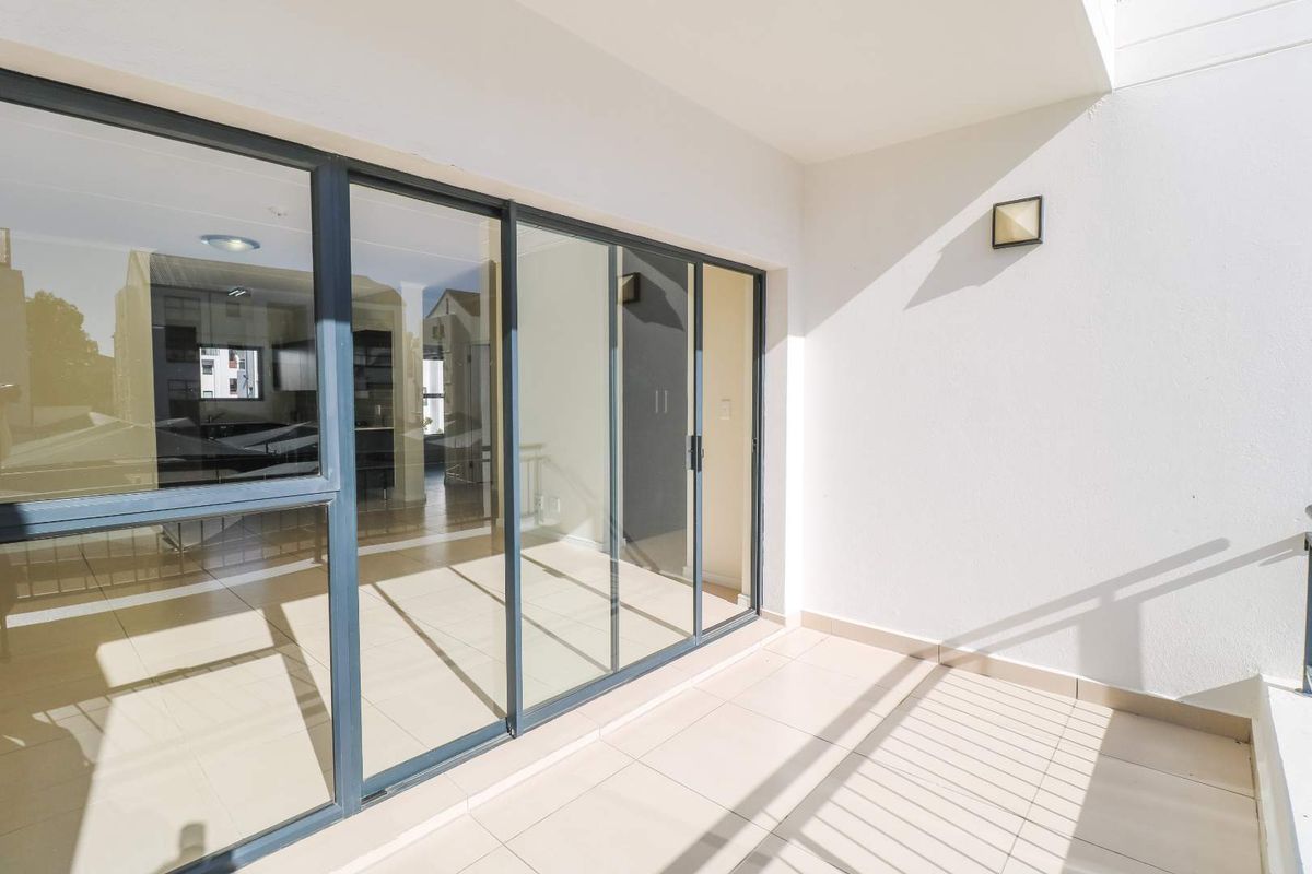3 Bedroom, 2 bathroom unit in popular De Velde - pet friendly - Photo 5