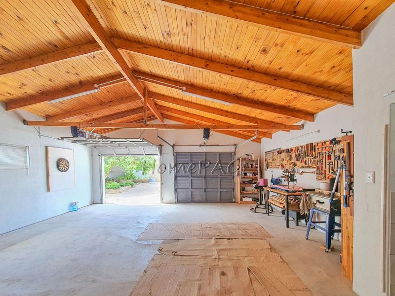 Ext 6, Henties Bay:  4 Bedr home with 4-car Garage is for Sale - Photo 9