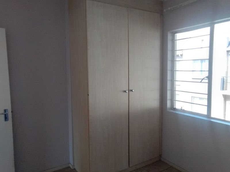 Apartment Flat for Sale in Boksburg, Klippoortjie, East Rand - Photo 9