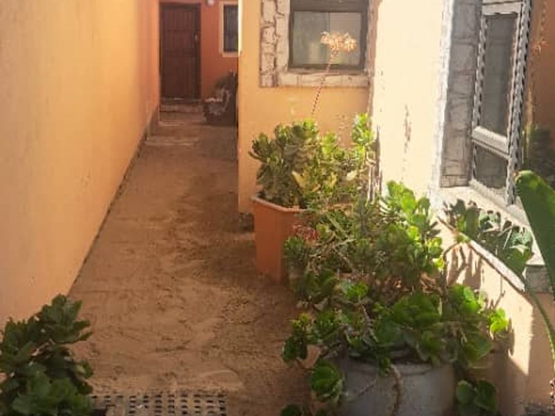 4 Bedroom HOUSE FOR SALE/Additional 3 Outside Flats - Photo 7