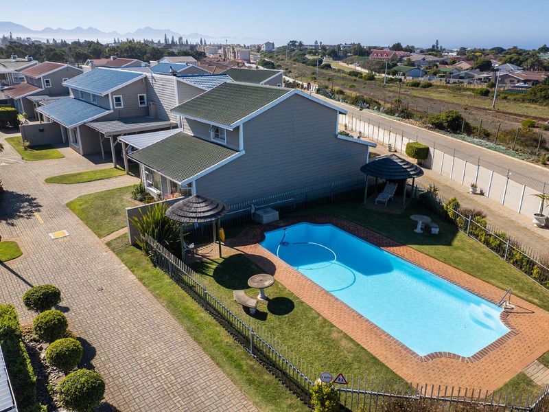 Exceptional Opportunity: Modern Home, Prime Spot - Photo 2