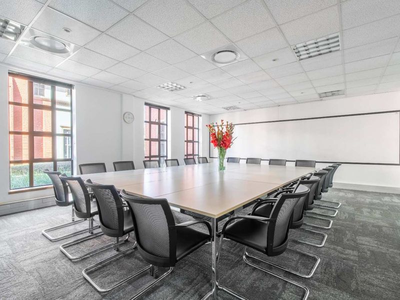 All-inclusive access to professional office space for 4 persons in Regus Bryanston - Photo 6