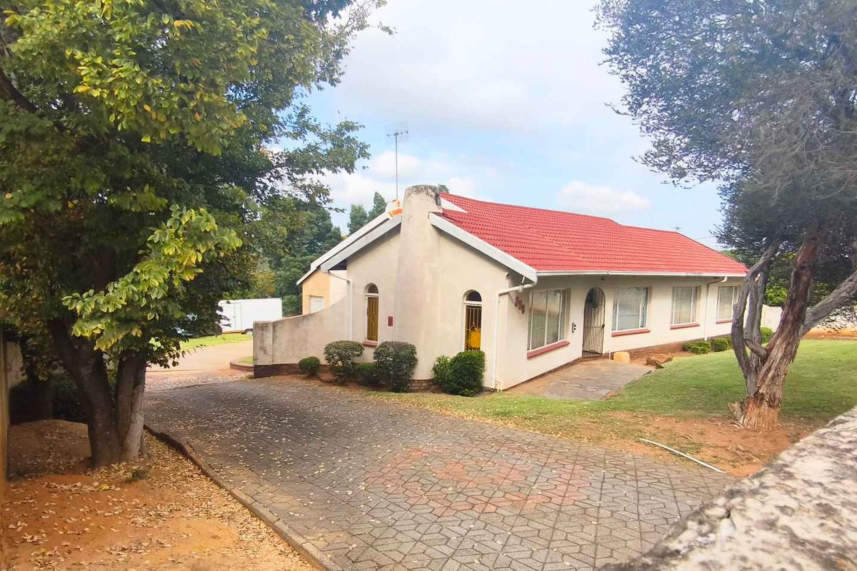 STUDIO GARDEN COTTAGE FOR RENTAL IN MONDEOR - Photo 2