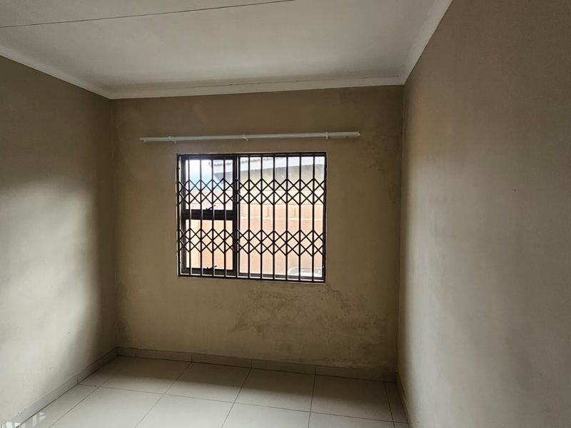 2 Houses with separate entry to buy in vryheid - Photo 7