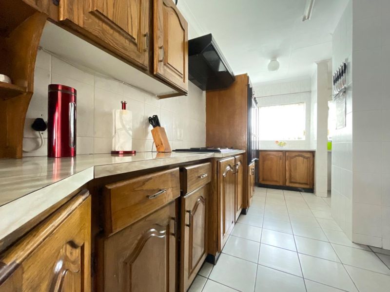 Spacious Cluster With Private Garden & Double Garage - Photo 7