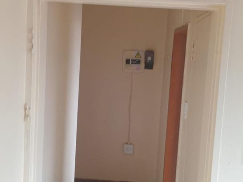 2 Bedroom Apartment for Sale in Forest Hill - Photo 6