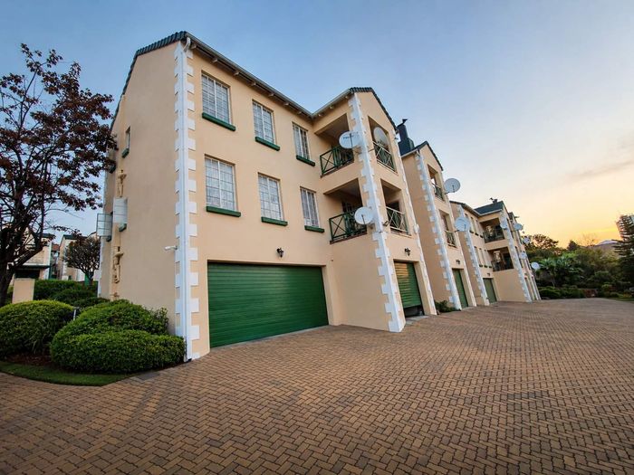 Property #2556466, Townhouse For Sale in La Montagne