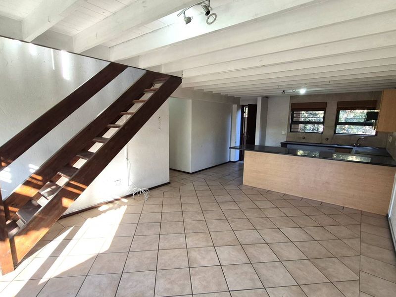 Spacious Loft Apartment for Sale in Trendy Fourways - Photo 3