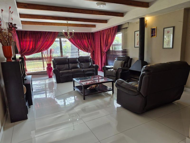 Large Family Home for Sale with Flatlet - Photo 5