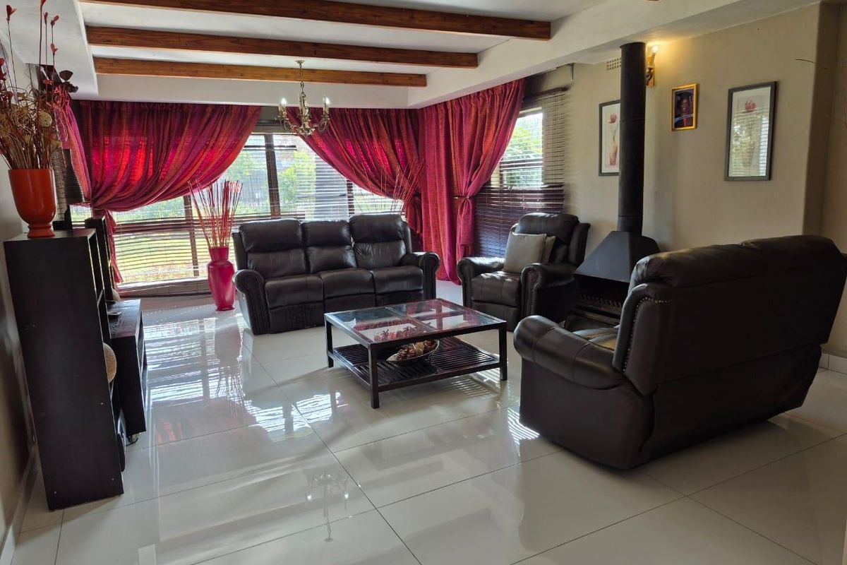 Large Family Home for Sale with Flatlet - Photo 5