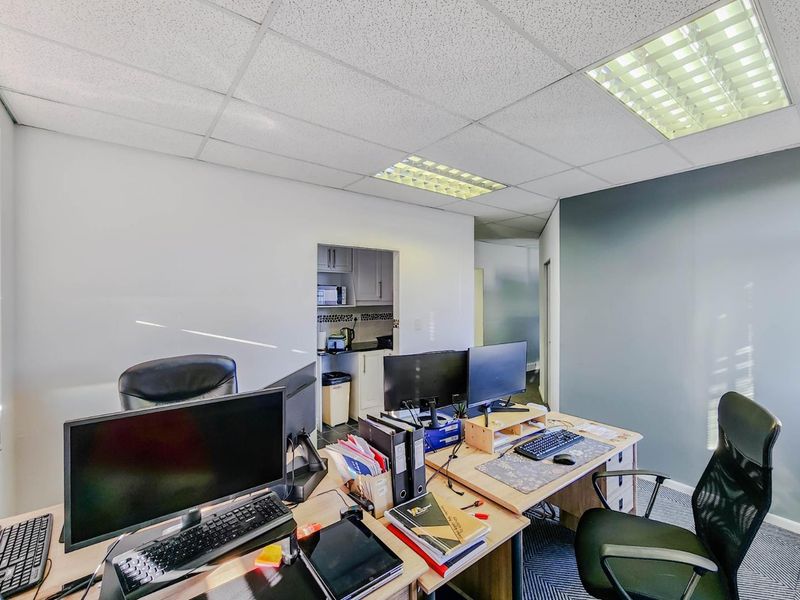 Corner Office For Sale – Millennium Office Park, Century City - Photo 4