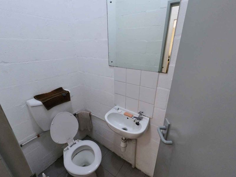 Warehouse with offices For Sale - Milnerton - Montague Gardens - Photo 9