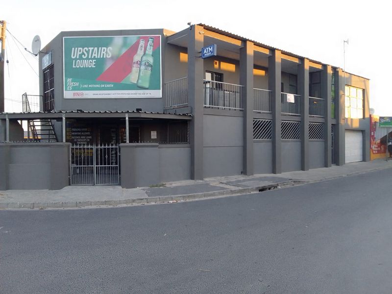Investment Opportunity – Fully Equipped Tavern for Sale in Mfuleni | R1,350,000 - Photo 4