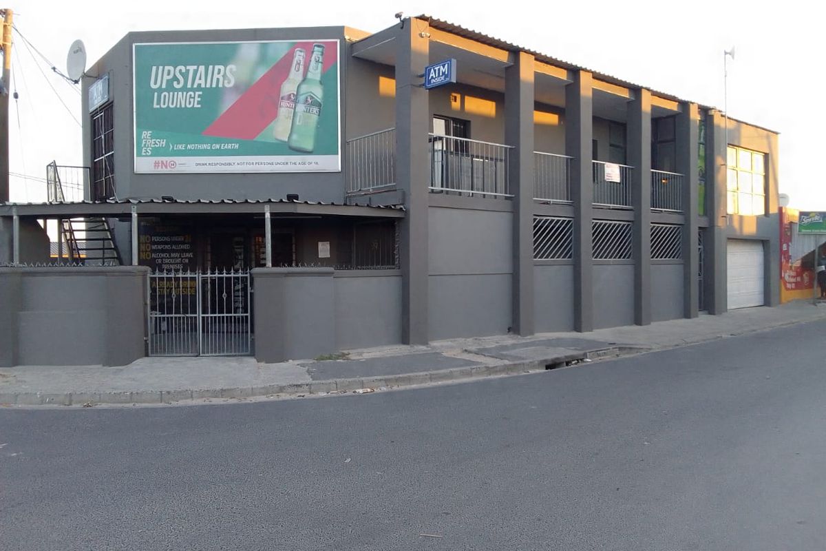 Investment Opportunity – Fully Equipped Tavern for Sale in Mfuleni | R1,350,000 - Photo 4