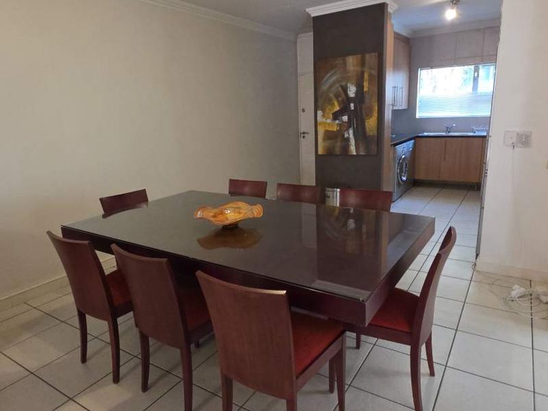 SOPHISTICATED FULLY FURNISHED 2 BED APARTMENT IN SECURE COMPLEX IN MORNINGSIDE - Photo 9