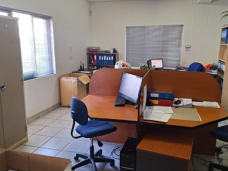 Office Building Close To Maerua Mall: Ideal For Business! - Photo 2