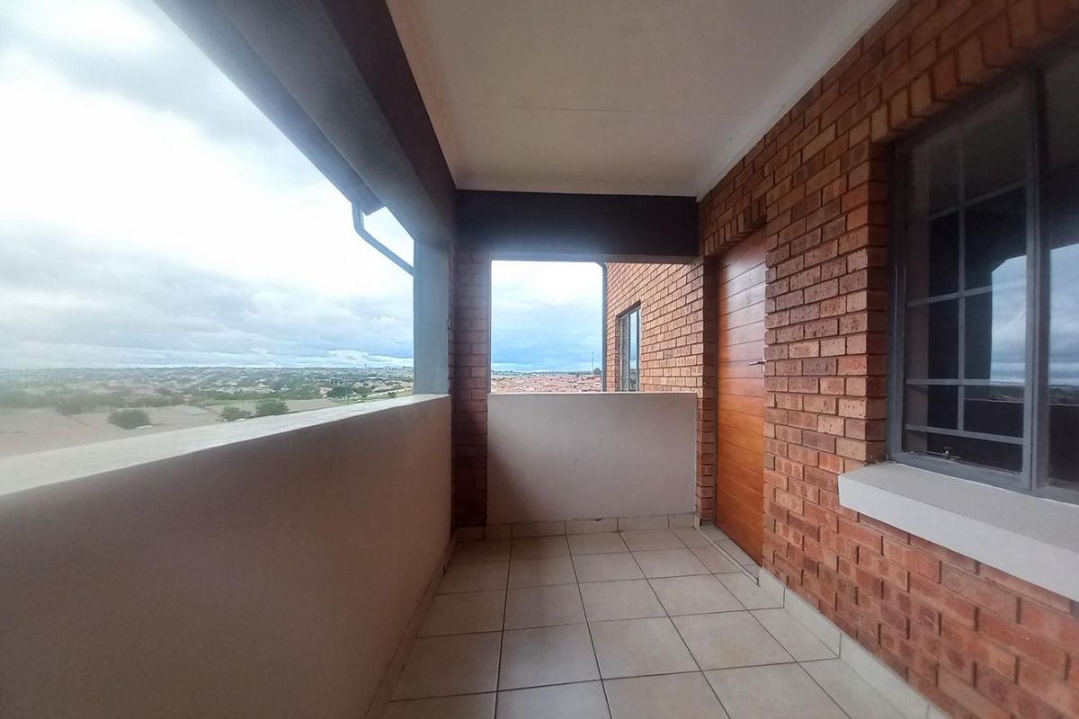 Apartment for sale in Midrand - Photo 4