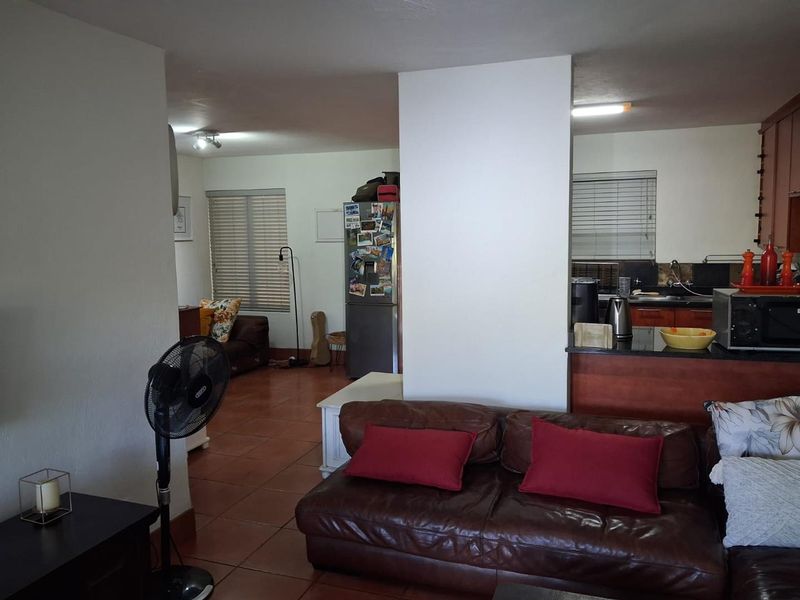 Two bedroom Unit for rent In Hillside Manor - Photo 8