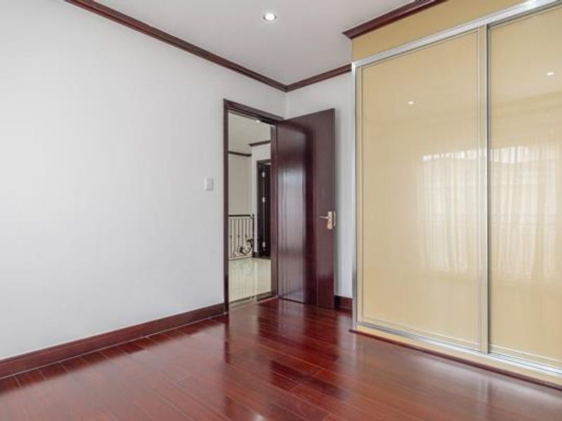 A Stylish and Spacious Townhouse - Photo 9