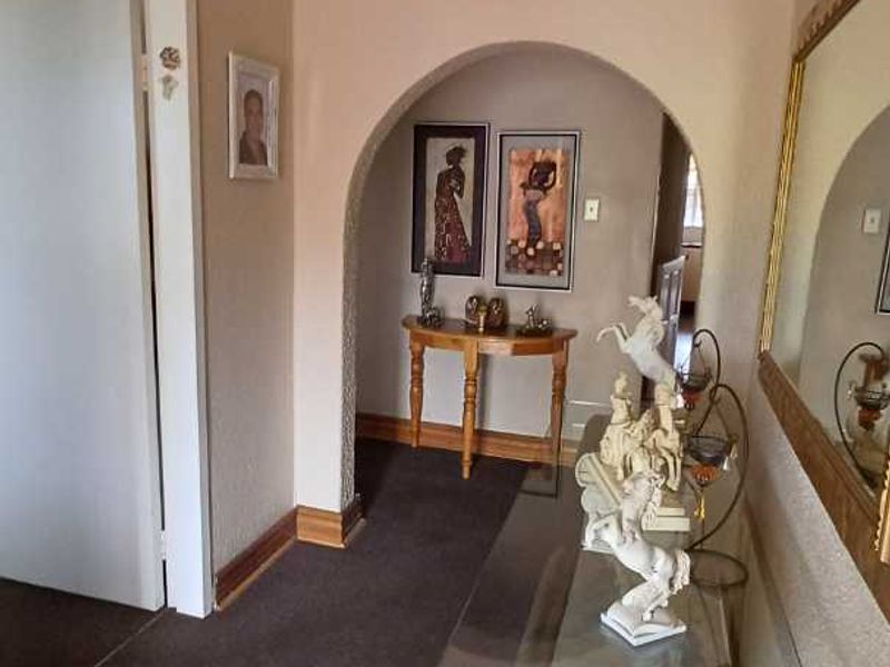 ULTRA NEAT PROPERTY - Photo 2