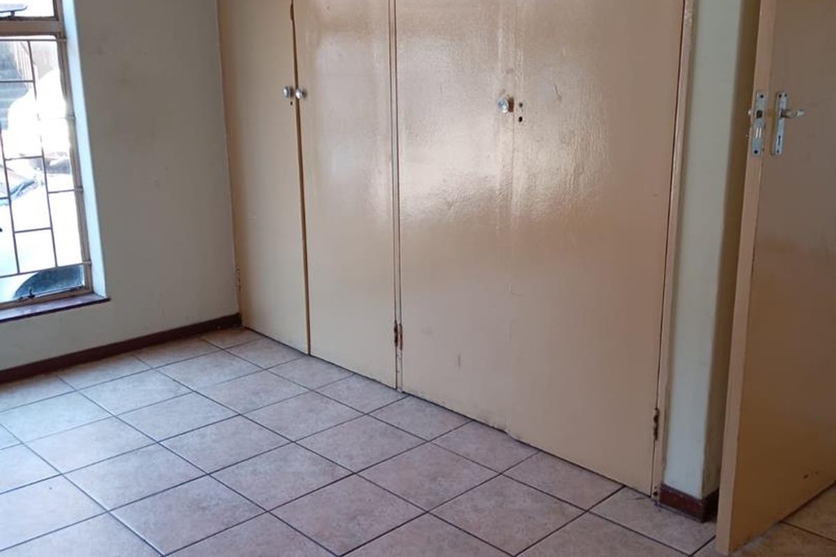 1 BEDROOM FLAT TO RENT IN PRETORIA WEST - Photo 4