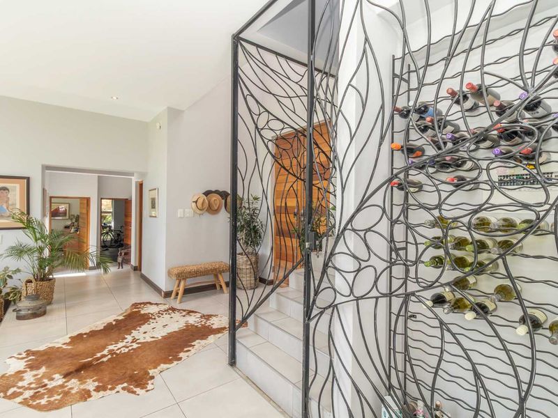 A RARE OPPORTUNITY: TRANQUIL LUXURY LIVING ON A PRESTIGIOUS AGRICULTURAL HOLDING - Photo 10
