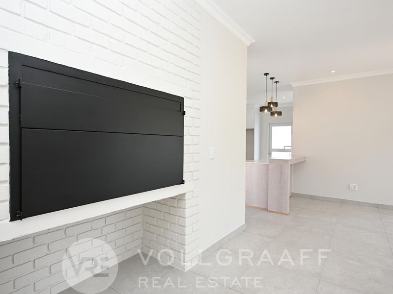 Family Home with Modern Finishes & Separate Flatlet - Photo 7