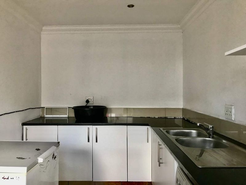 5 Bedroom Home in Ferndale - Photo 2