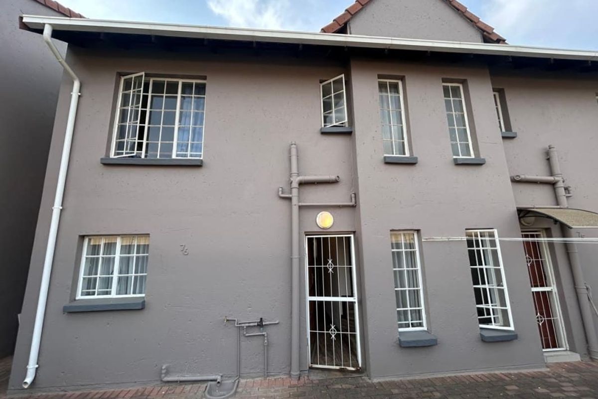 Modern 3-Bedroom Duplex Townhouse in a Secure, Lifestyle Estate - Photo 2