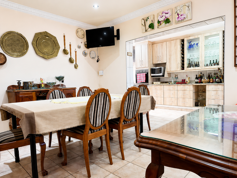 4 Bedroom House for sale in Glenvista - Photo 9